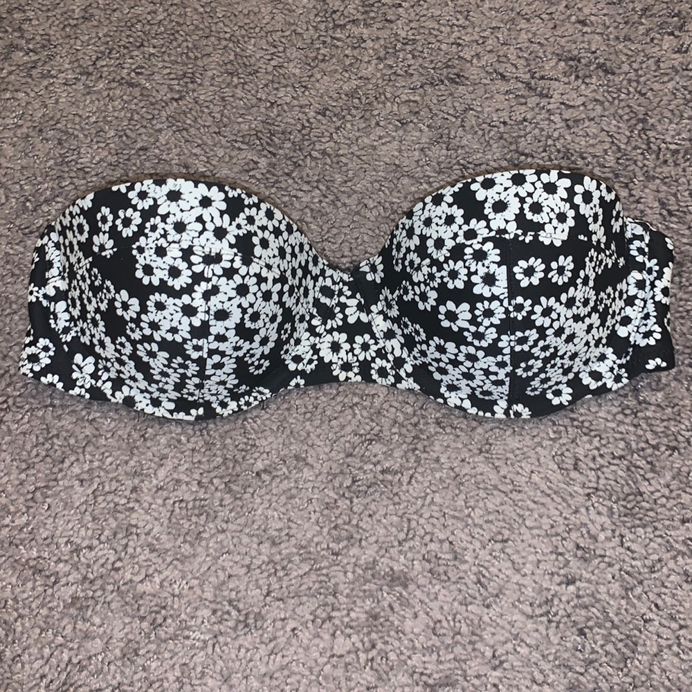 Old navy strapless swimsuit top